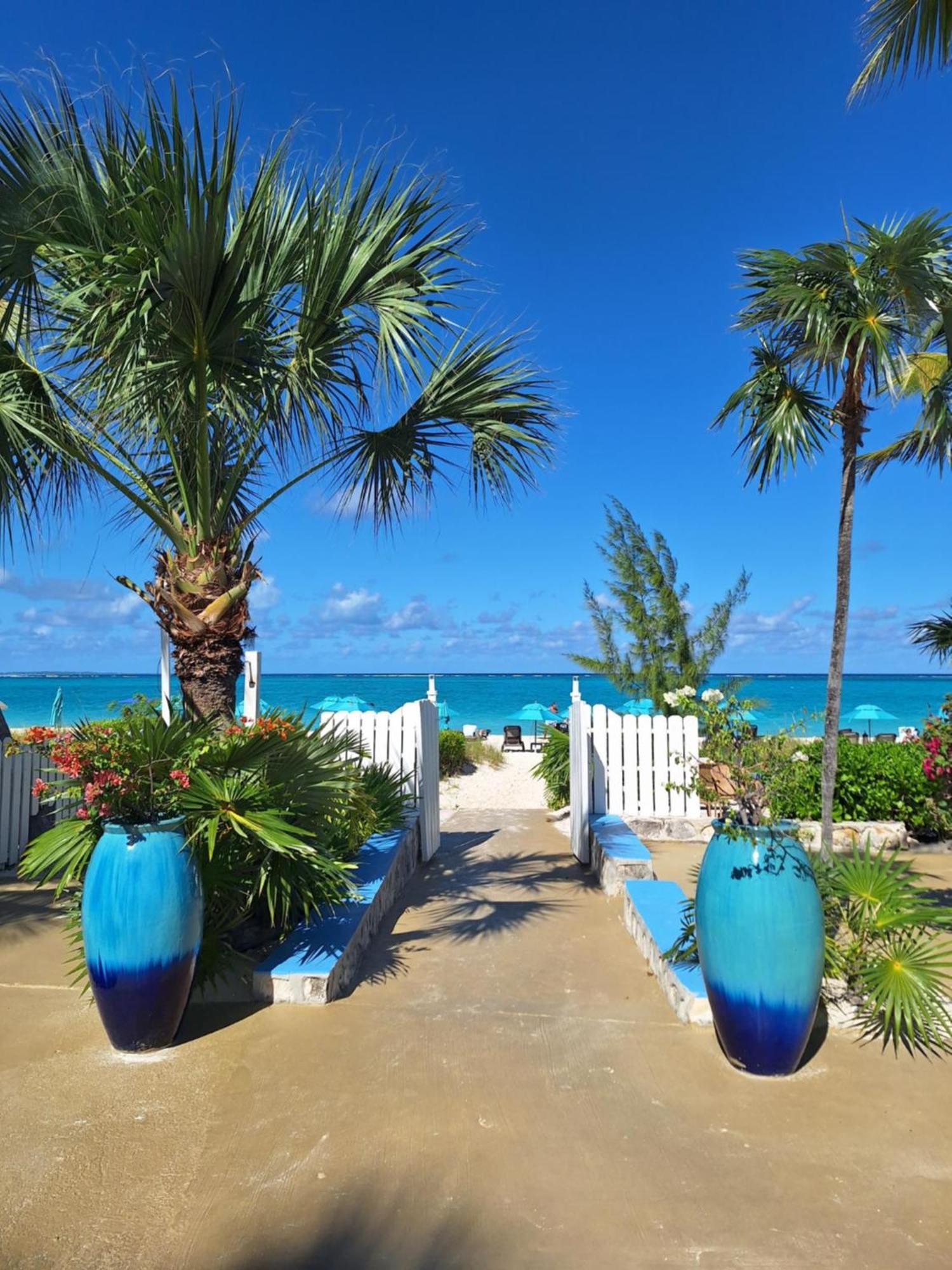 Sibonne Beach Hotel Grace Bay Eksteriør billede