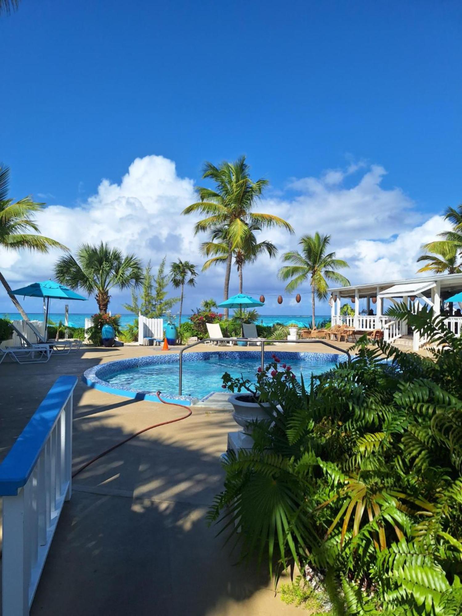 Sibonne Beach Hotel Grace Bay Eksteriør billede
