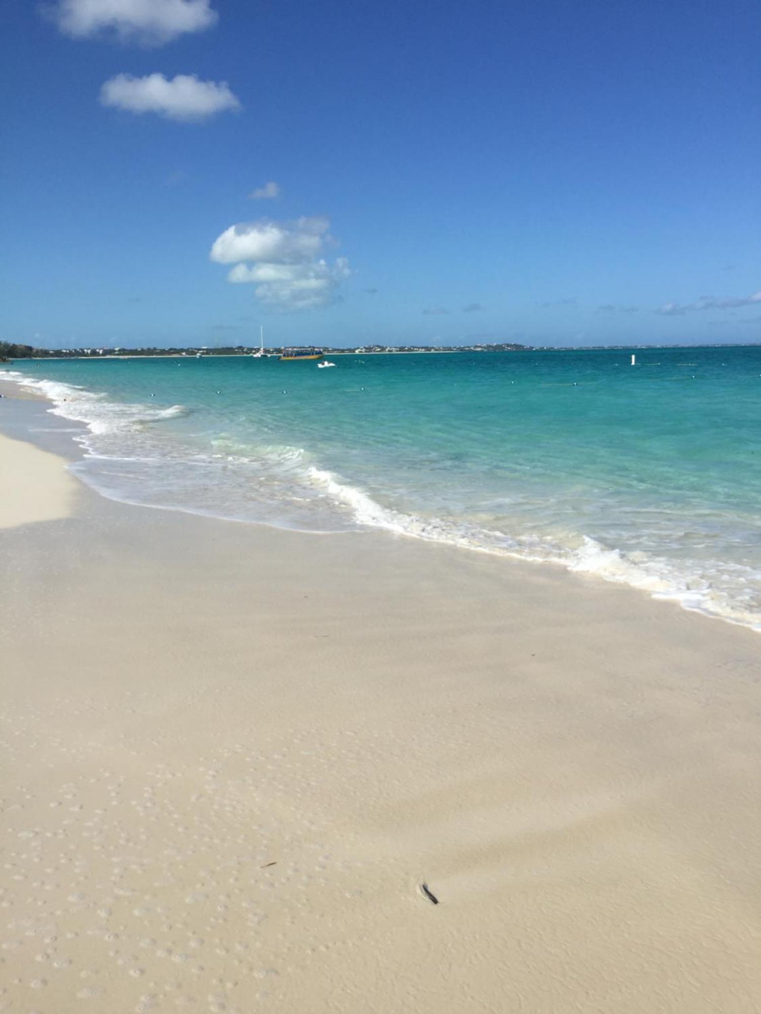 Sibonne Beach Hotel Grace Bay Eksteriør billede