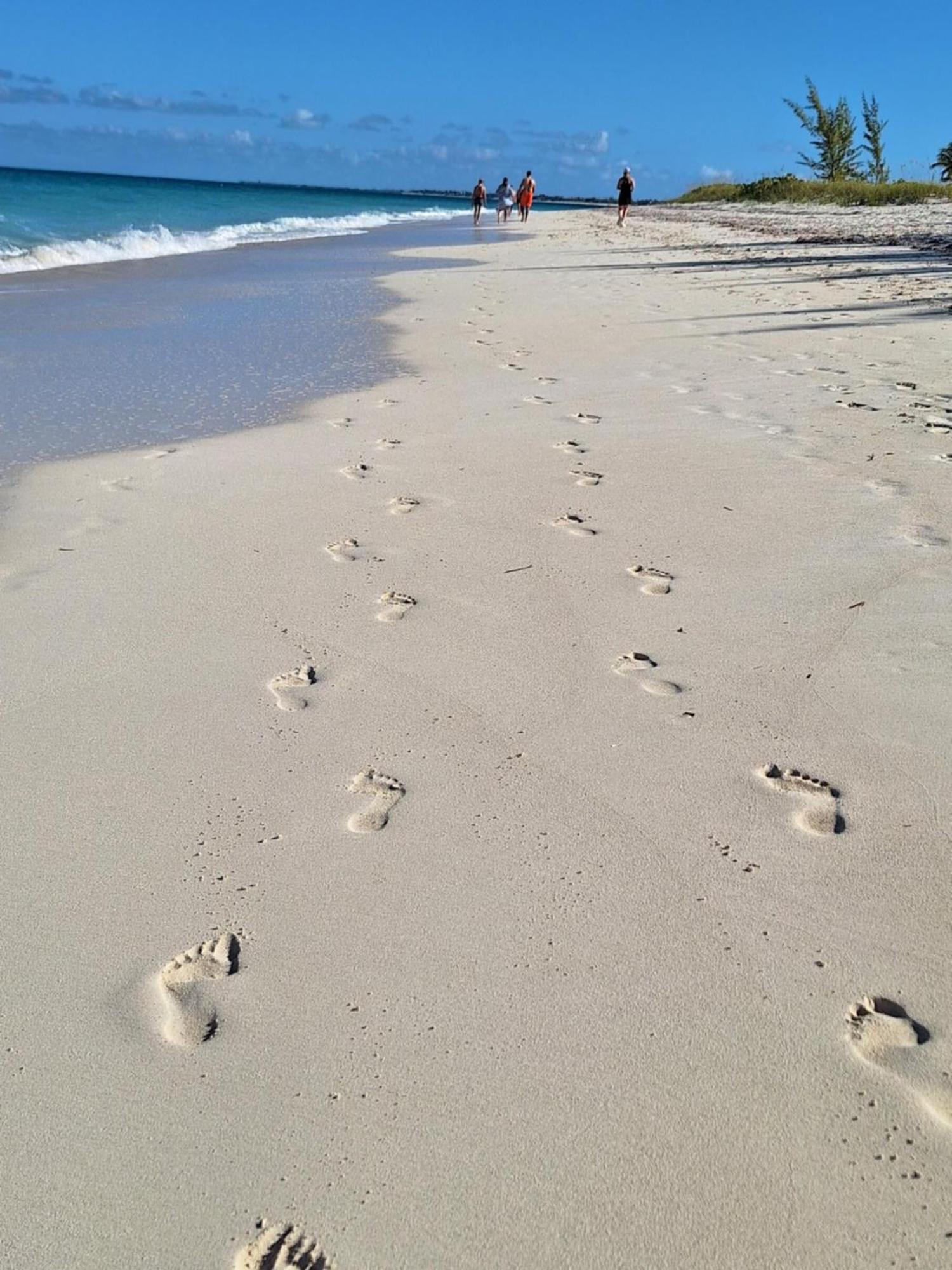Sibonne Beach Hotel Grace Bay Eksteriør billede