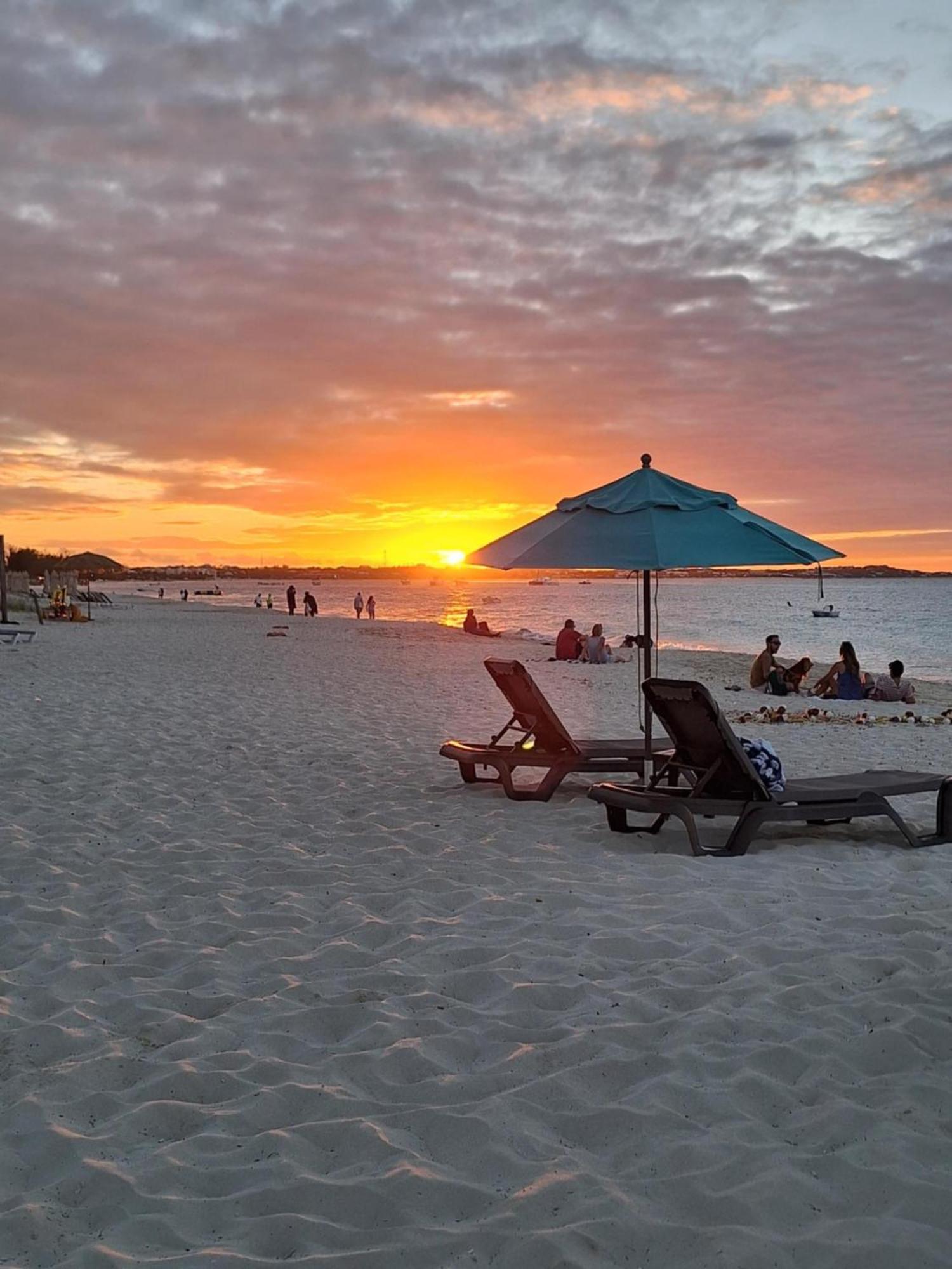 Sibonne Beach Hotel Grace Bay Eksteriør billede