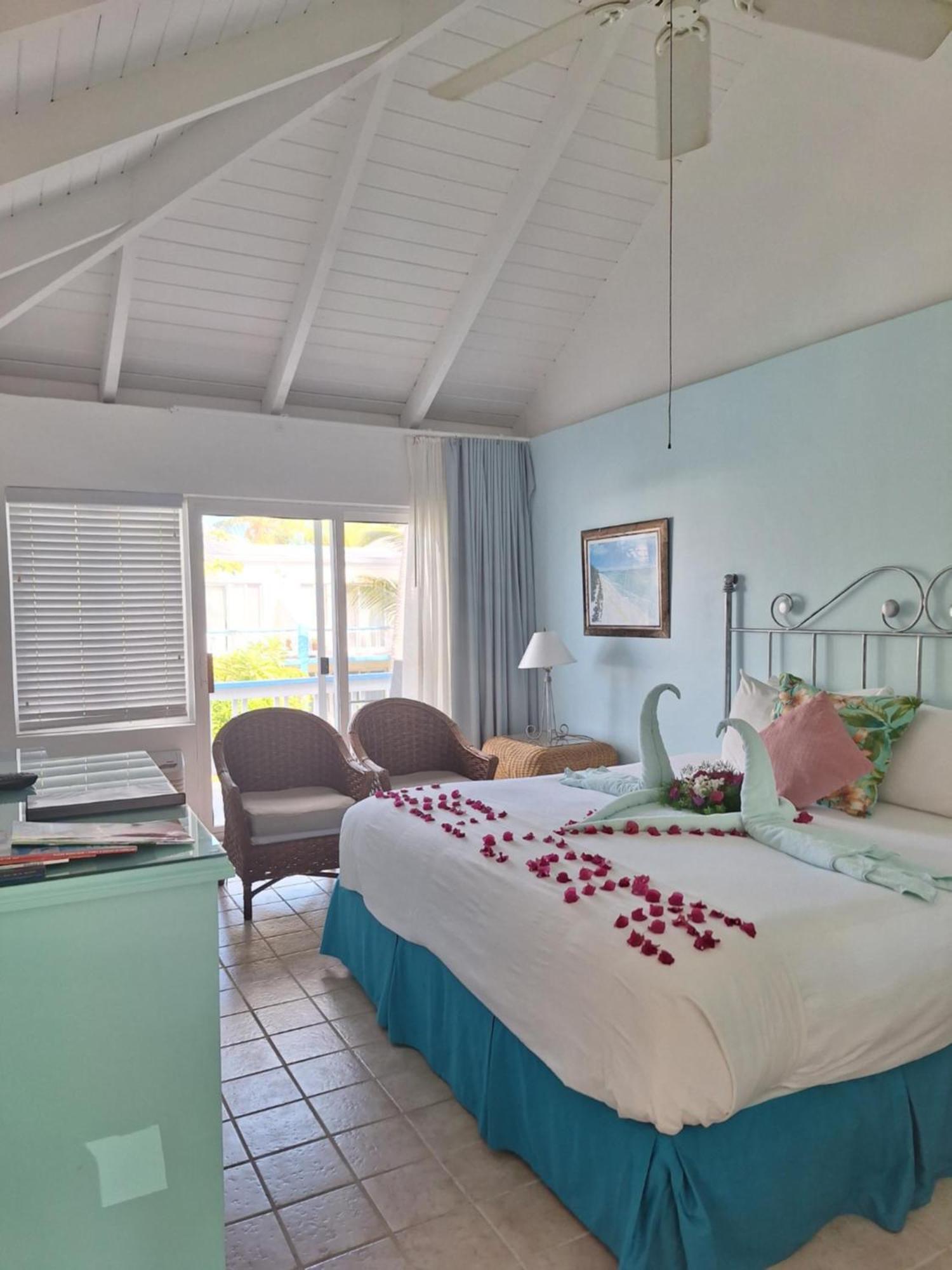 Sibonne Beach Hotel Grace Bay Eksteriør billede