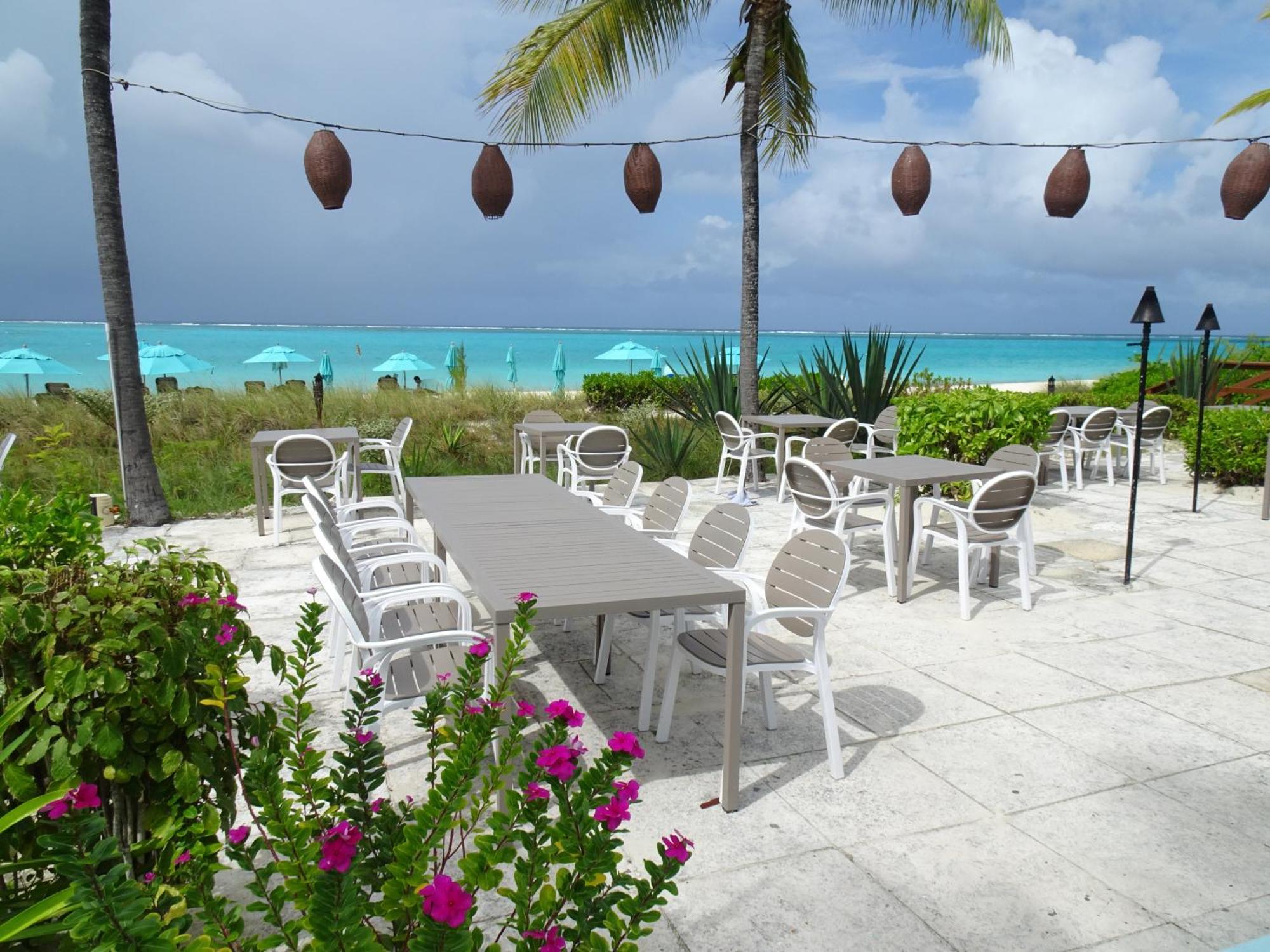 Sibonne Beach Hotel Grace Bay Eksteriør billede
