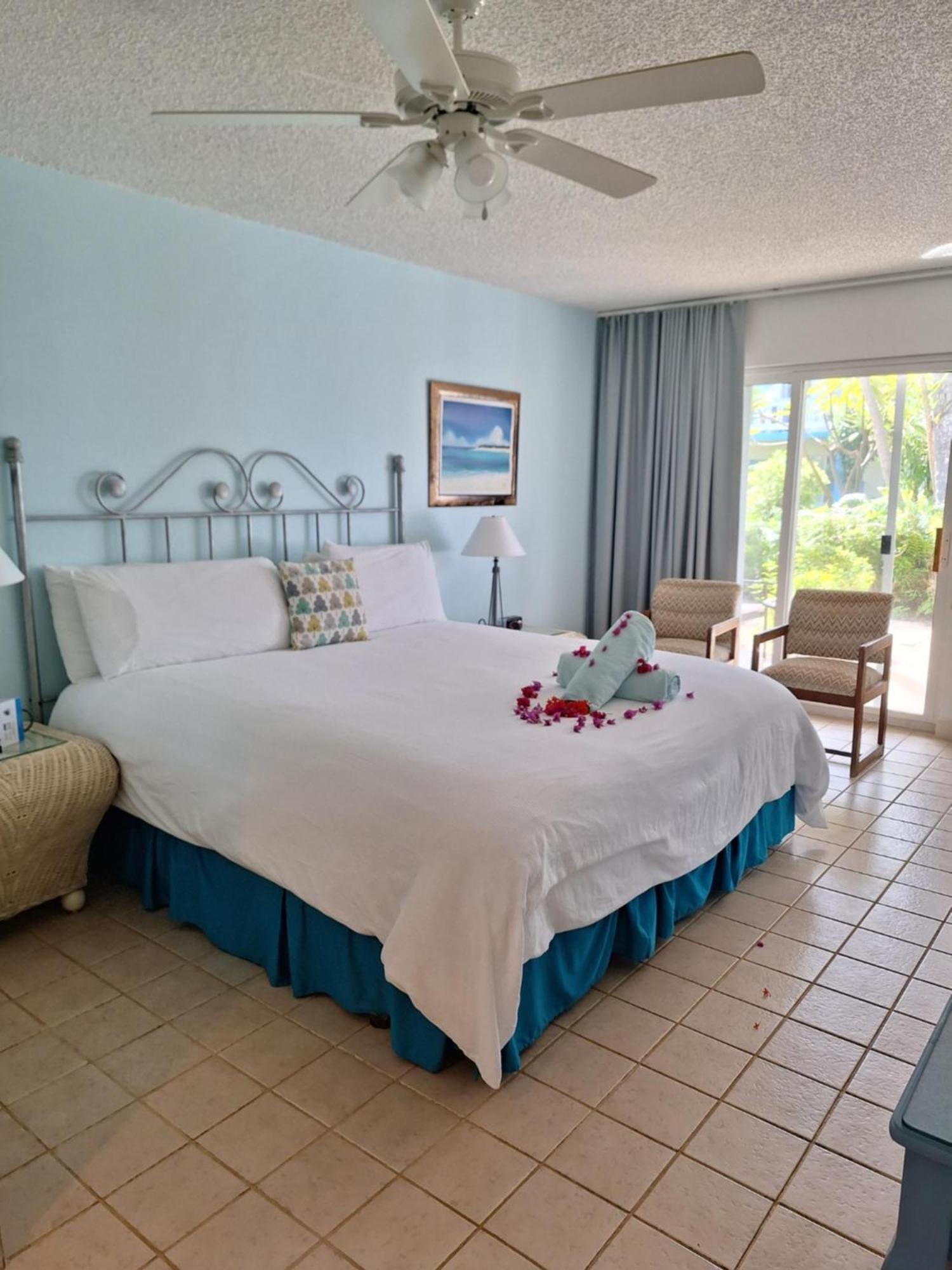 Sibonne Beach Hotel Grace Bay Eksteriør billede